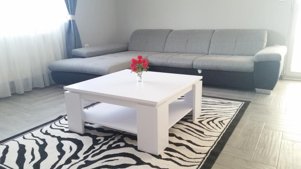 Apartment House Kastela With Heated Pool & Jacuzzi Bagian luar foto