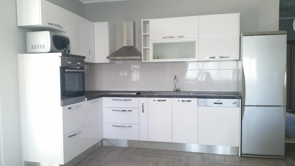 Apartment House Kastela With Heated Pool & Jacuzzi Bagian luar foto