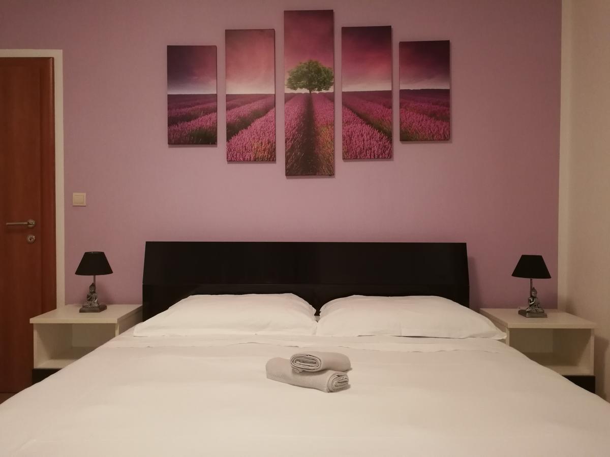 Apartment House Kastela With Heated Pool & Jacuzzi Bagian luar foto